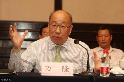 将濒临破产的工厂做到800亿利润,比肩李嘉诚,却把妻子放到车间